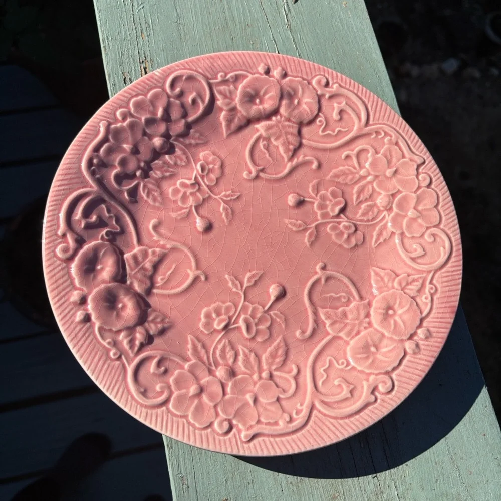 Elegant Bordallo Pinheiro Majolica Ceramic Glossy Floral Plate made in Portugal - Picture 1 of 6